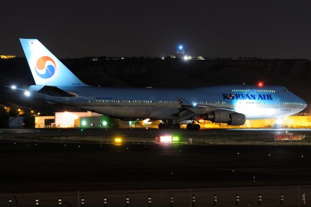 Boeing 747-400 (HL7472)