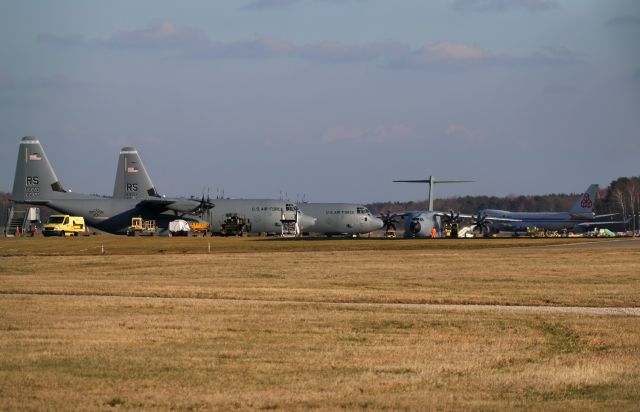 Lockheed C-130 Hercules (08-8602) - heavy traffic at my little home airport. 2x USAF C-130, 1x RRR A400M and 1x Cargolux 747