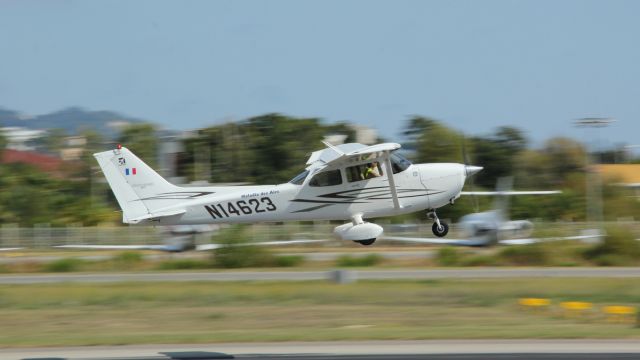 Cessna Skyhawk (N14623)