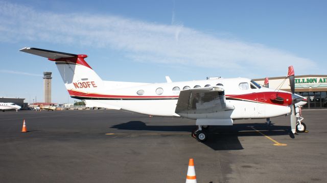 Beechcraft Super King Air 300 (N30FE)