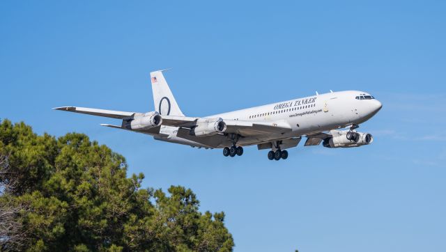 Boeing 707-300 (N707MQ)