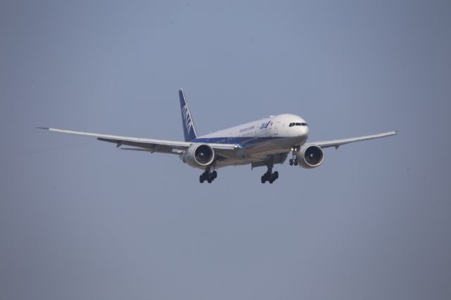 BOEING 777-300ER (JA794A)