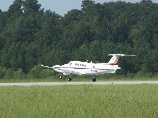 Beechcraft Super King Air 200 (N196SC)