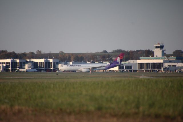 Airbus A330-300 (N390HA) - Hawaiian Airlines A330 carrying Oakland Raiders from Green Bay to Oakland