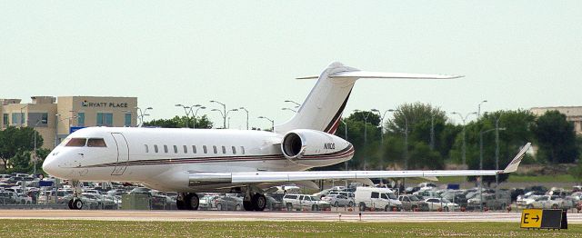 Bombardier Global 5000 (N111QS)