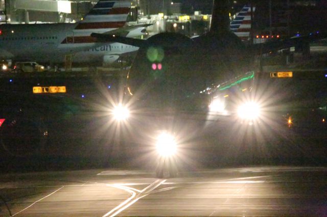 Boeing 747-400 (B-LJB)