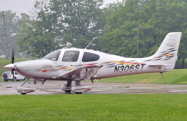 Cirrus SR-22 (N306ST) - Seen at KFDK on 5/12/2010.  Raining.    a href=http://discussions.flightaware.com/profile.php?mode=viewprofile&u=269247  [ concord977 profile ]/a