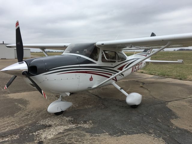 Cessna Skylane (N153CT)