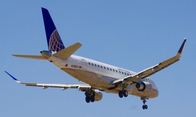 Embraer 175 —