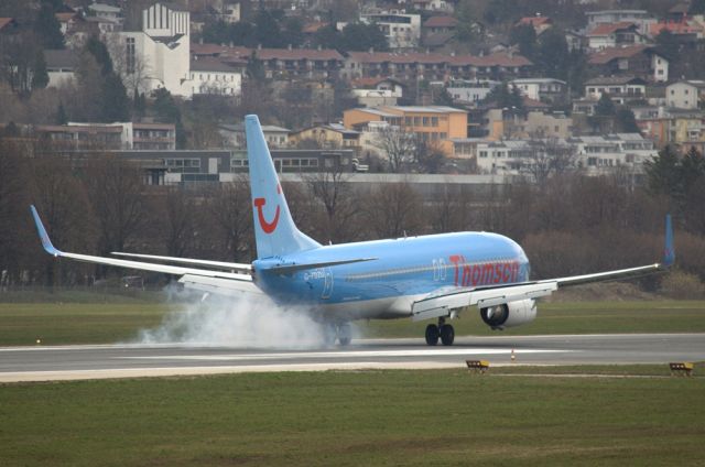 Boeing 737-800 (G-FDZU)