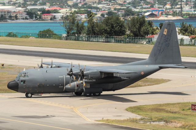 Lockheed C-130 Hercules (F-RAPM)