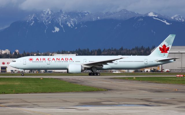 BOEING 777-300ER (C-FIVM) - 777-333