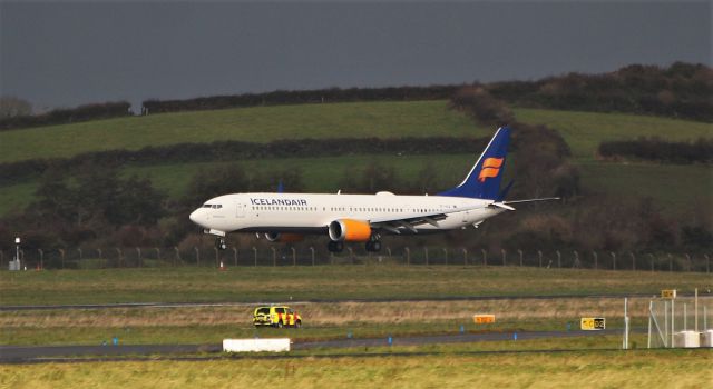 Boeing 737 MAX 9 (TF-ICA) - icelandair b737max-9 tf-ica arriving in shannon from reykjavik on a fuel stop en route to lleida in spain for winter storage 11/11/19.