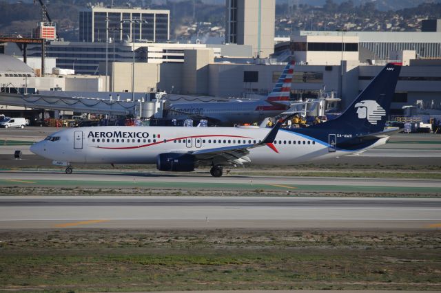 Boeing 737-800 (XA-AMV)