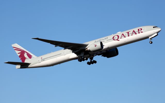 BOEING 777-300ER (A7-BEE) - Climbing from Rwy 34L