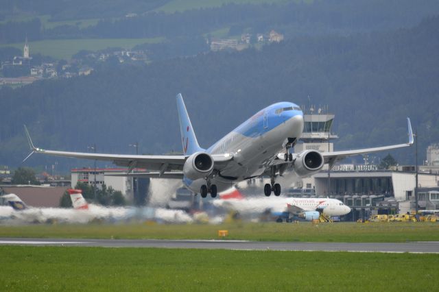 Boeing 737-800 (G-FDZR)