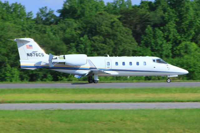 Learjet 60 (N876CS)