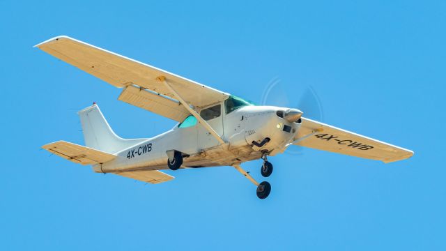 Cessna Skylane (4X-CWB)