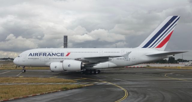 Airbus A380-800 (F-HPJC) - Taxiing