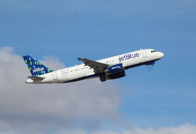 Airbus A320 (N507JT) - JetBlue Airways (B6) N507JT A320-232 [cn1240]br /Fort Lauderdale (FLL). JetBlue Airways flight B6173 departs runway 10L to Punta Cana (PUJ). The aircraft is wearing JetBlue's BlueCrew tail design.br /Taken from Hibiscus/Terminal 1 car park roof level br /br /2018 12 25br /https://alphayankee.smugmug.com/Airlines-and-Airliners-Portfolio/Airlines/AmericasAirlines/JetBlue-Airways-B6/