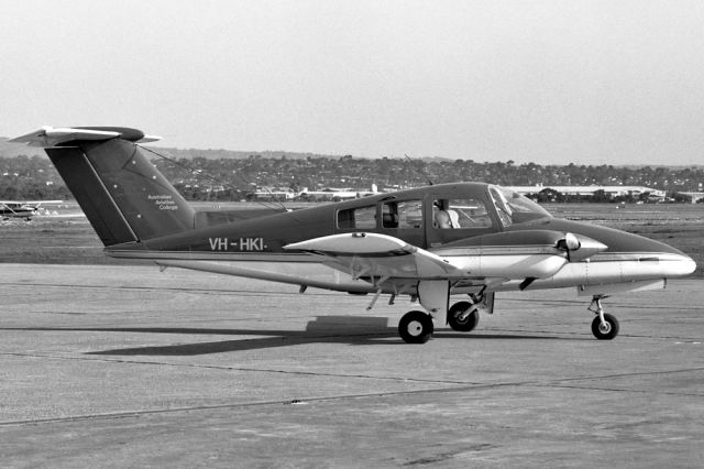 Beechcraft Duchess (VH-HKI) - AUSTRALIAN AVIATION COLLEGE - BEECH 76 DUCHESS - REG VH-HKI (CN ME-189) - PARAFIELD ADELAIDE SA. AUSTRALIA - YPPF 23/9/1991