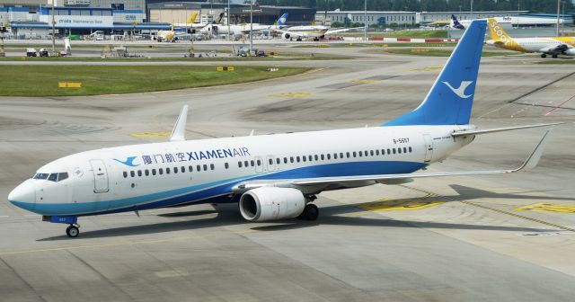 Boeing 737-700 (B-5657)