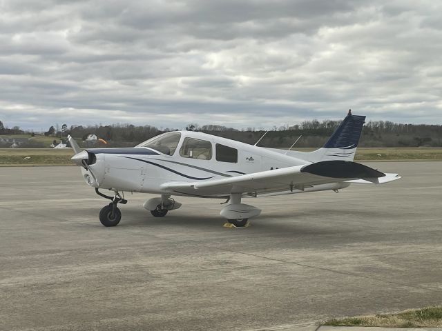 Piper Cherokee (N40718)