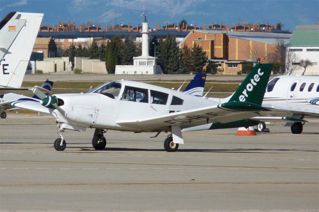 Piper Cherokee Arrow (EC-HLE)