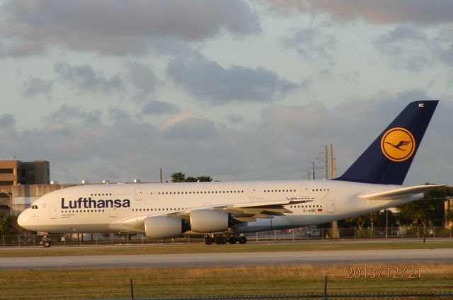 Airbus A380-800 (D-AIMC)