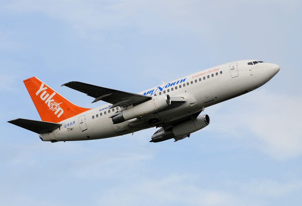 Boeing 737-200 (C-FJLB)