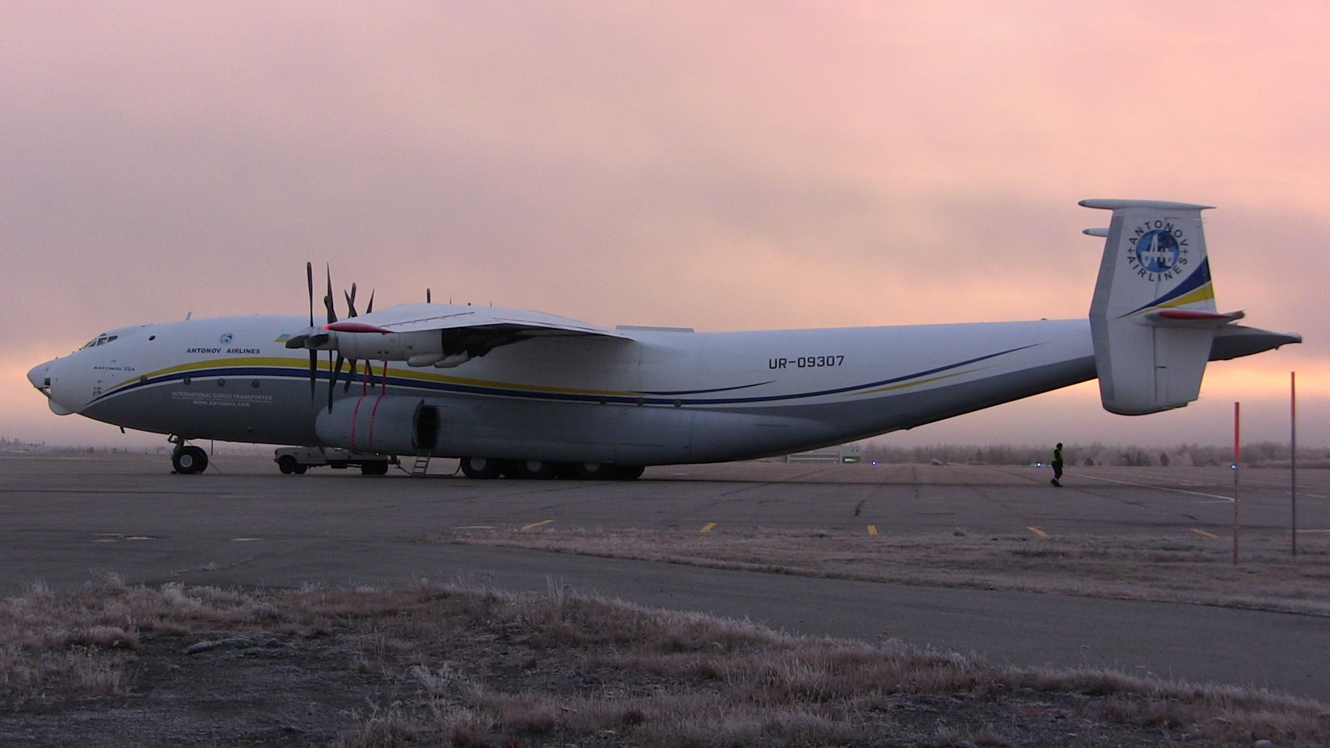 Antonov Antheus (UR09307)