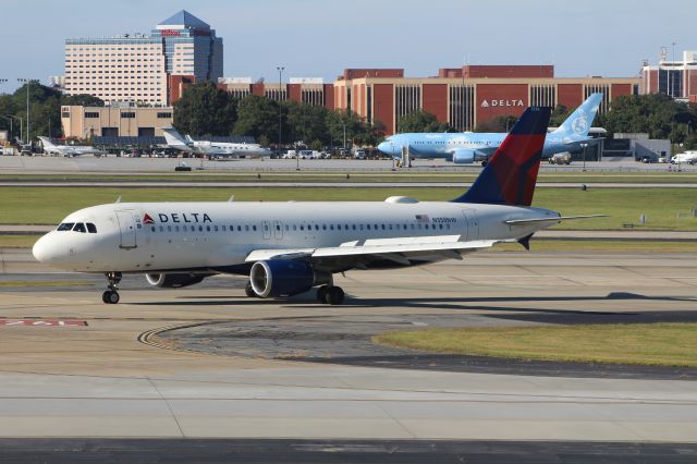 Airbus A320 (N358NW) - Rare RWY 26L arrival...