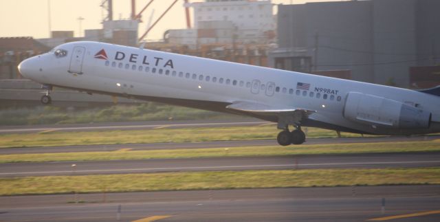 Boeing 717-200 (N998AT)