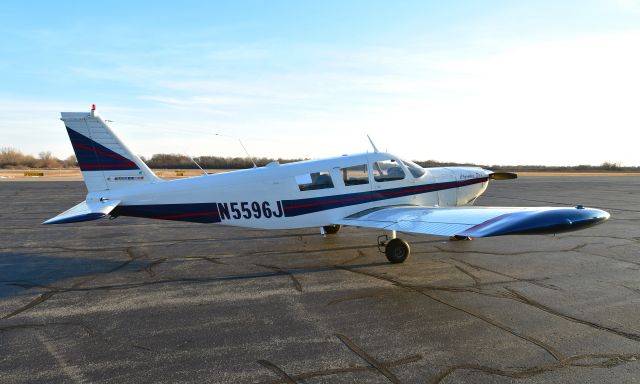 Piper Saratoga (N5596J) - Piper PA-32-260 N5596J in Ann Arbor 