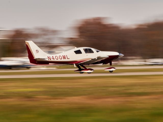 Cessna 400 (N400ML) - Taking Off runway 8