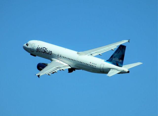 Airbus A320 (N638JB)