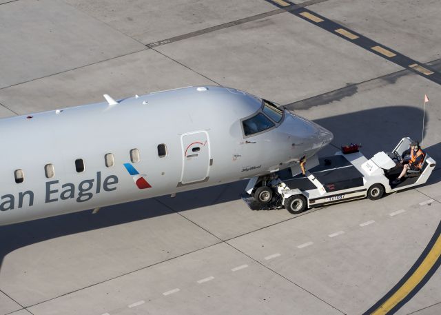 Canadair Regional Jet CRJ-700 (N776SK)