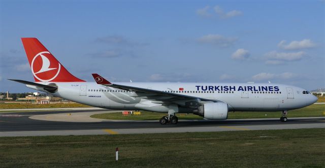 Airbus A330-300 (TC-LOH) - On taxiway Delta