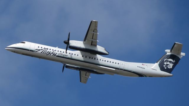 de Havilland Dash 8-400 (N406QX) - June 2016