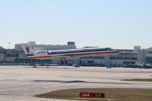 Embraer ERJ-145 (N664MS)