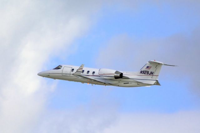 Learjet 31 (N929JH) - Takeoff on RWY 1R at KTPA outbound for KPBI. 12/05/2014