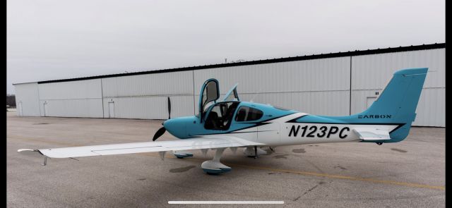 Cirrus SR-22 (N123PC)