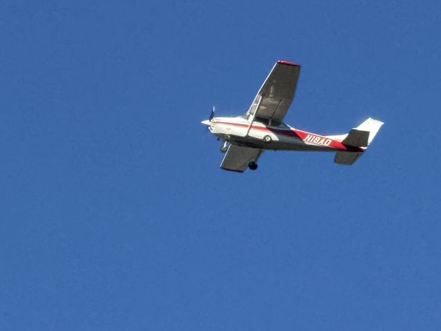Cessna Skylane (N18AD)