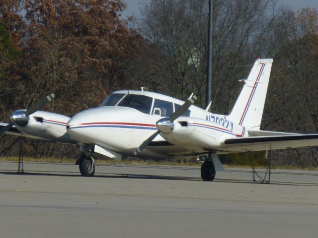 Piper PA-30 Twin Comanche (N7032Y)