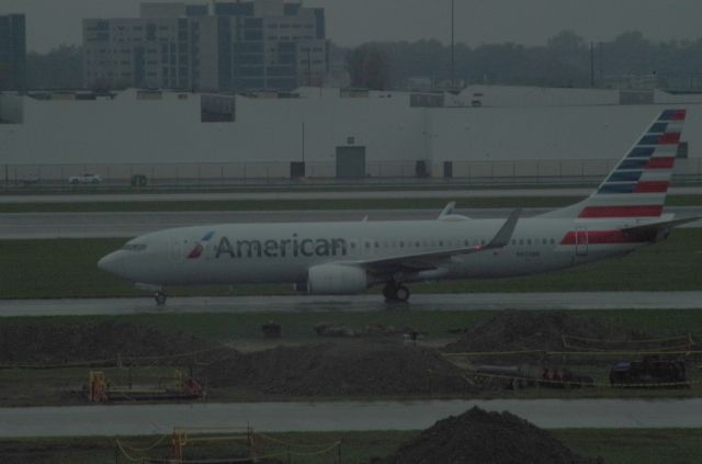 Boeing 737-800 (N933NN)