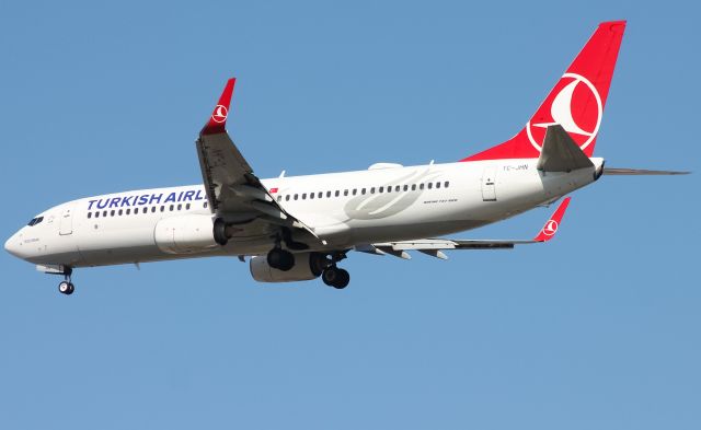 Boeing 737-800 (TC-JHN)