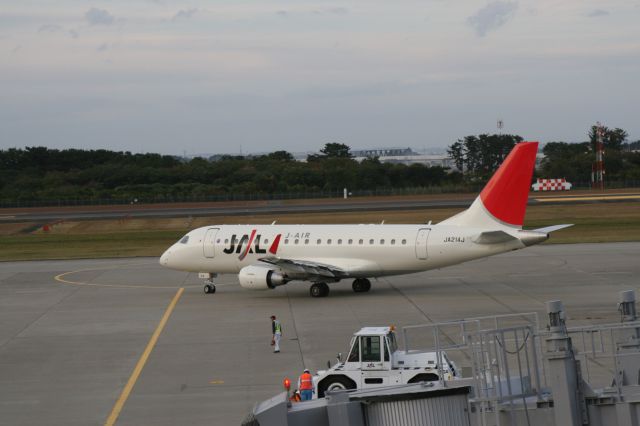 Embraer 170/175 (JA214J)