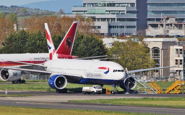 Boeing 777-200 (G-VIIG) - british airways b777-236er g-viig at shannon after wifi fitting 30/4/18.