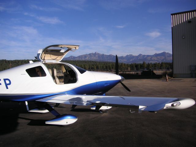 Cessna 350 (N115FP)