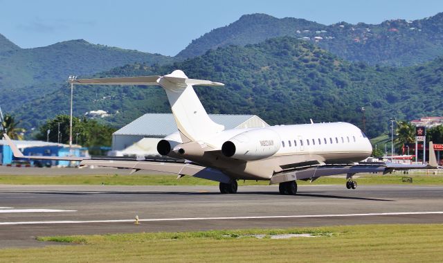 Bombardier Global Express (N821AM)